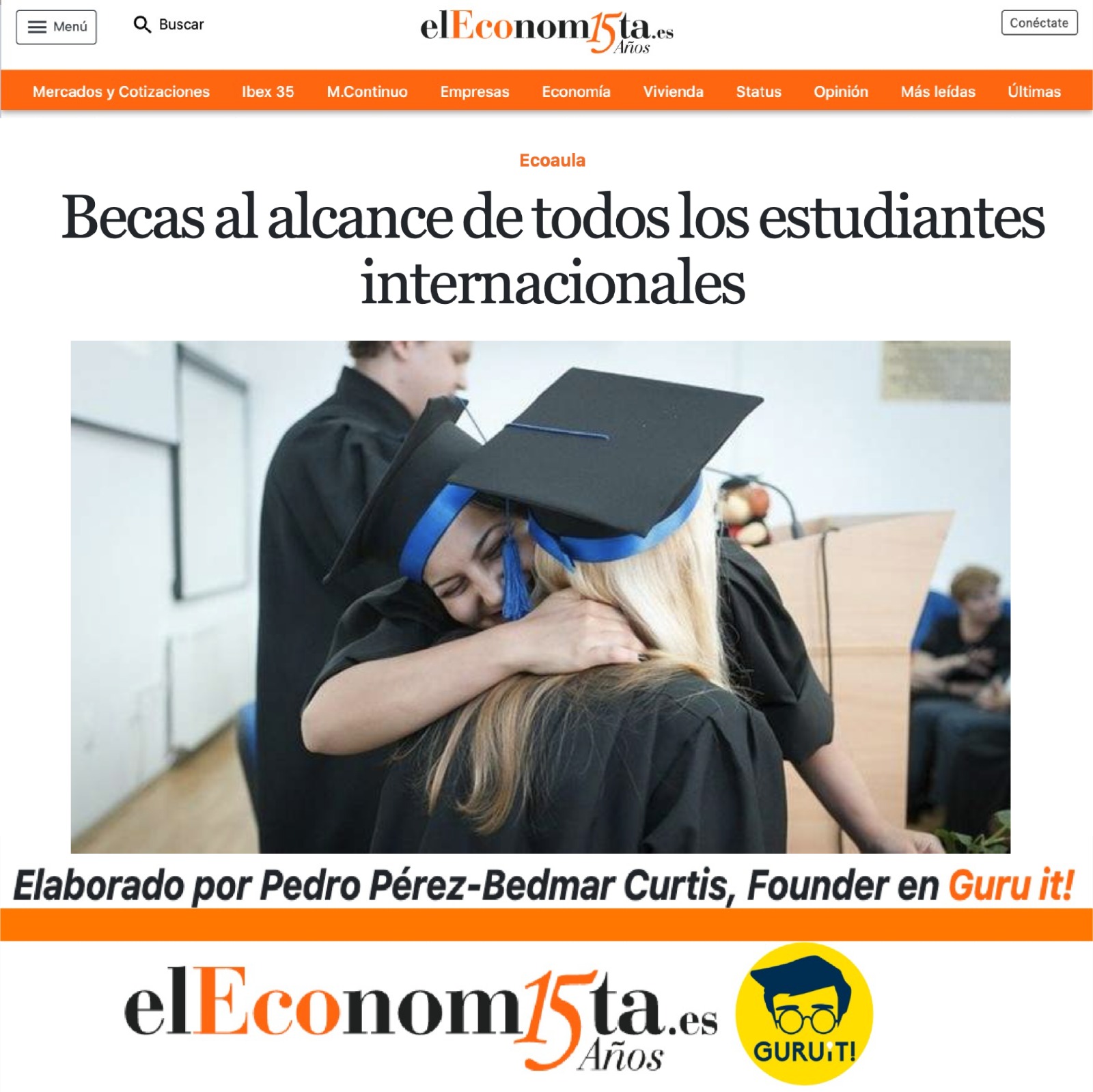 dos estudiantes internacionales recogiendo sus titulaciones